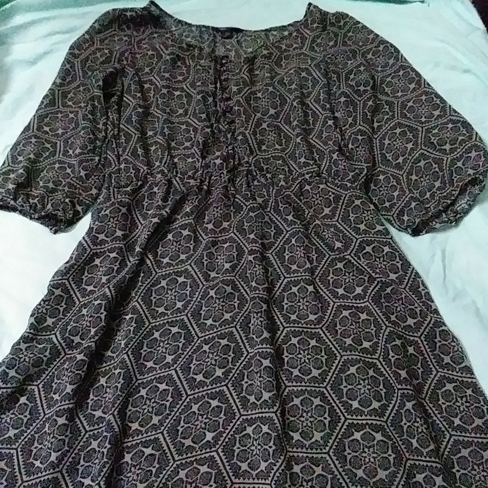 Banana Republic 3/4 sleeve sheer top